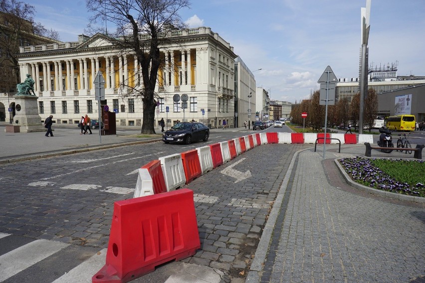 Z centrum Poznania mają zniknąć szpetne separatory