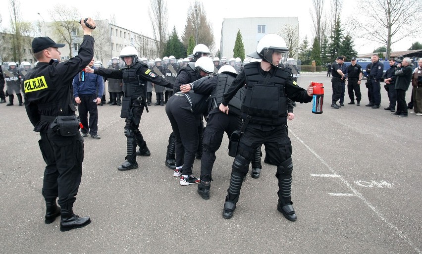 Policjanci z Niemiec w Łodzi. Trenowali walkę z kibolami [ZDJĘCIA+FILM]