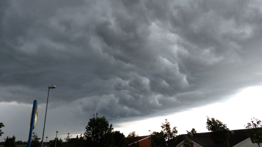 Chmura burzowa w okolicach Kielc. Zdjęcie nadesłał czytelnik...