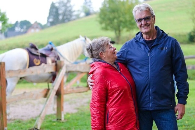 "Sanatorium miłości 3". Halina Jaksa nad polskim morzem z koleżankami i kolegą, którego pamiętamy z programu! Fot. TVP