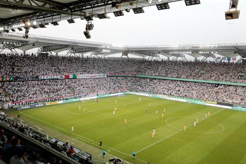 3:2 na wyjeździe, 2:0 u siebie. Legia Warszawa pomimo upału...