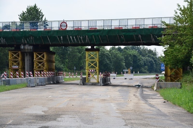 Wiadukt w Ujejscu nad DK 1 został zamknięty dla ruchu,...