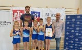 Gimnastycy sportowi z UKS „SP 7” obsypani medalami. Zdjęcia