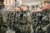 Wakacje z wojskiem w Śląskiem. Sprawdź, gdzie się zgłosić, aby otrzymać 6 tysięcy zł za 27 dni szkolenia
