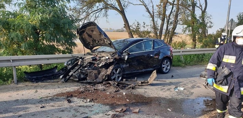 Groźny wypadek pod Wrocławiem. Trzy osoby ranne