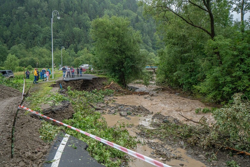 Limanowszczyzna. Mieszkańcy walczą ze skutkami ulewnych deszczy