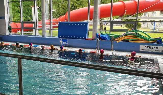 W Przysusze będą kolejne lekcje pływania dla dzieci.