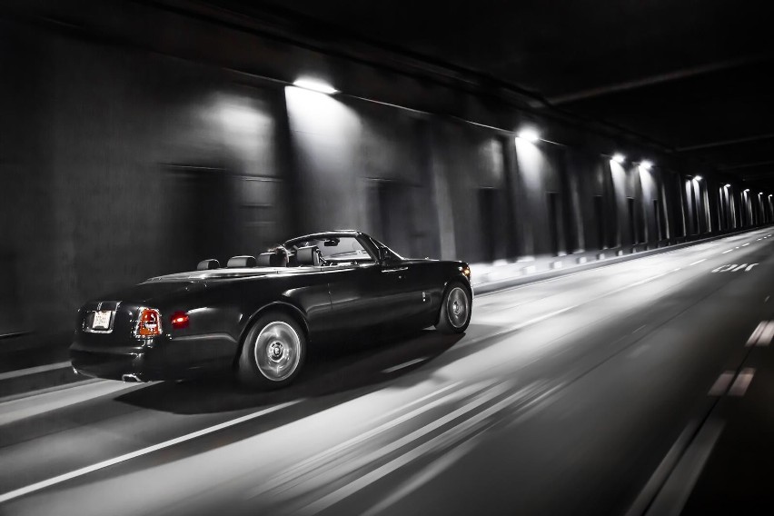 Rolls-Royce Phantom Drophead Coupe Nighthawk / Fot....
