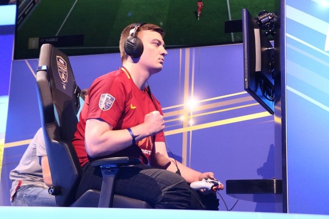 Damian Augustyniak należy do ścisłej światowej czołówki w FIFA 20.