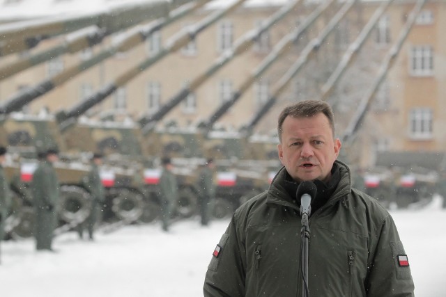 Wicepremier, minister obrony narodowej Mariusz Błaszczak poinformował na antenie TVP Info, że w 2023 roku, dotrą na wyposażenie Wojska Polskiego wszystkie zamówienia, które zostały złożone wcześniej.