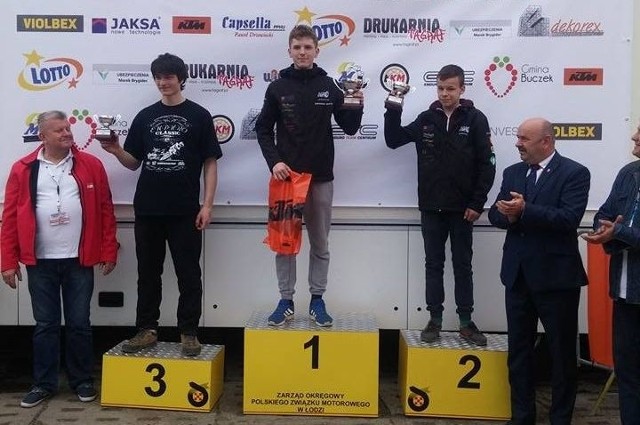 Na najwyższym stopniu podium Aleksander Bracik, obok Patryk Zięba, który zajął drugie miejsce. 