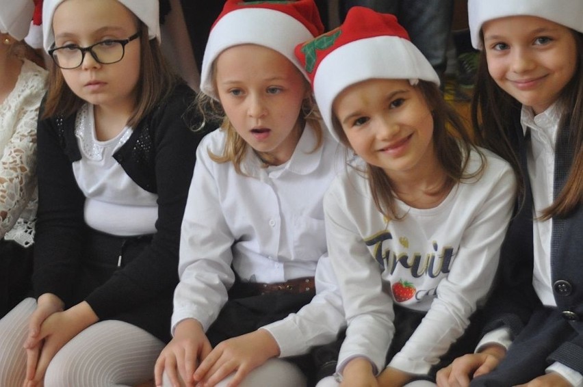 Mikołaj Towarzystwa Przyjaciół Dzieci rozdawał prezenty w Końskich