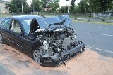 Wypadek na ul. Broniewskiego - mercedes uderzył w autobus!