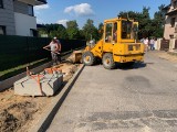 Budują ulice i chodniki w Białobrzegach. Prace ruszyły na kolejnych drogach. Projekt jest wart 11 milionów złotych. Zobacz zdjęcia