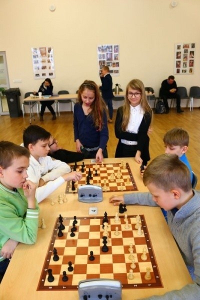 Turniej szachowy w Jastrzębiu: Grają świetnie