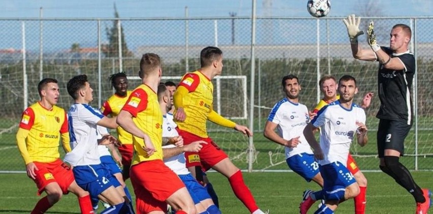 Korona Kielce przegrała z FC Prisztina 0:3 w drugim meczu...