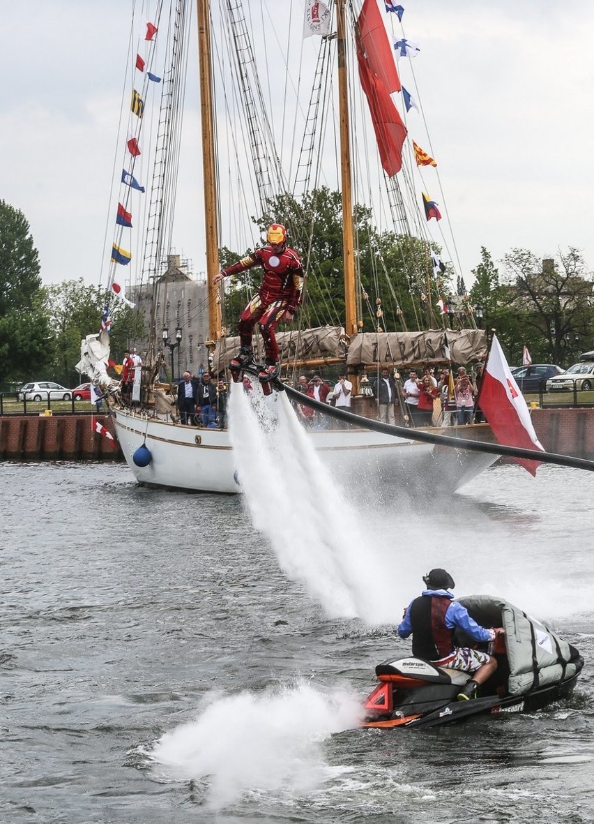 Flyboard w Gdańsku na Otwarciu Sezonu Żeglarskiego [ZDJĘCIA]