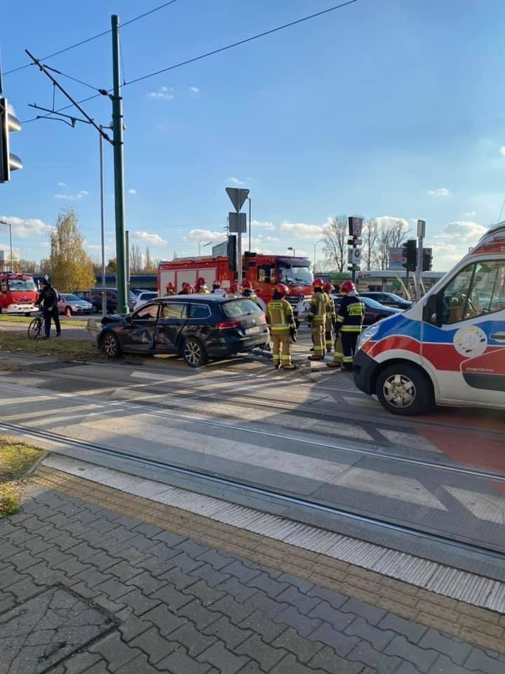 Samochód osobowy nie ustąpił pierwszeństwa i wjechał pod...