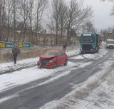 W Unichowie na DW 212 osobówka uderzyła w samochód ciężarowy 