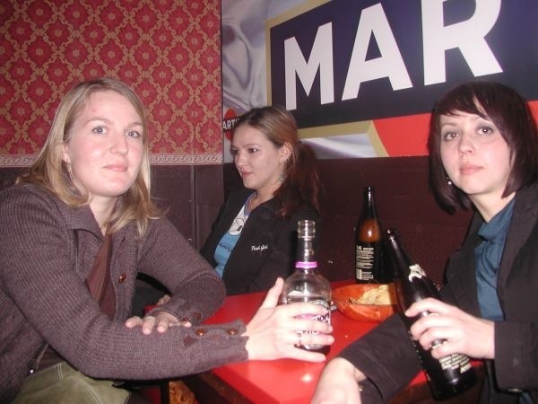 Anka, Dorota i Mariola odpoczywające przy piwie miedzy...
