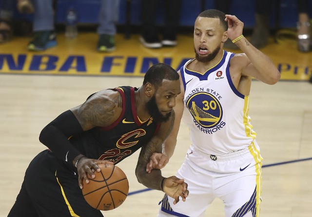 LeBron James i Steph Curry zagrali na niesamowitym poziomie