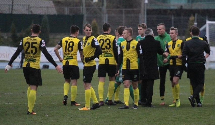 2 liga: Siarka Tarnobrzeg – Gryf Wejherowo (s. 15), Radomiak...