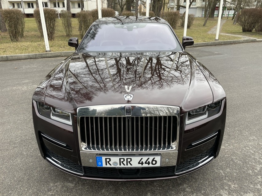 Po krótkich jazdach testowych nowym Rolls Roycem Ghostem, w...