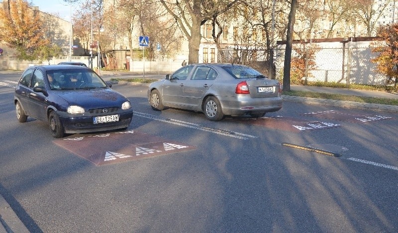 Już nie uda się ominąć poduszki środkiem jezdni.