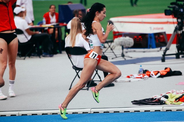 Dziwny jest ten świat biegania - Sofia Ennaoui bije rekord Lidii Chojeckiej, Martynie Galant nie daje rady rekordowi Lidii Chojeckiej, a bezpośredniej rywalizacji Ennaoui przegrywa z Galant...