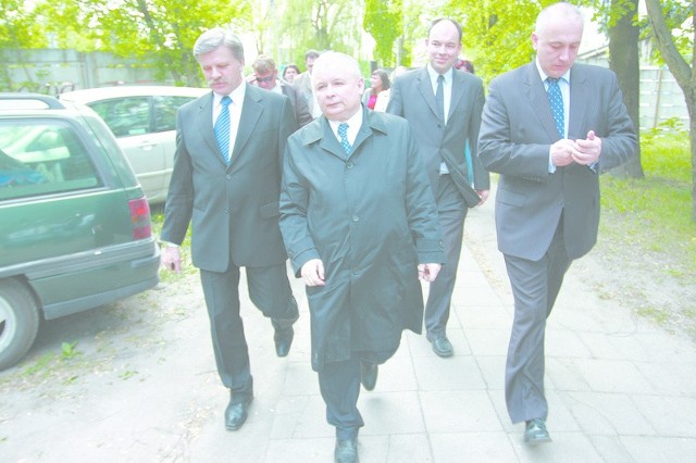 W ubiegły wtorek do Łap zjechali najważniejsi politycy PiS.  Na zdjęciu Jarosław Kaczyński lider PiS i Krzysztof Putra wicemarszałek Sejmu.