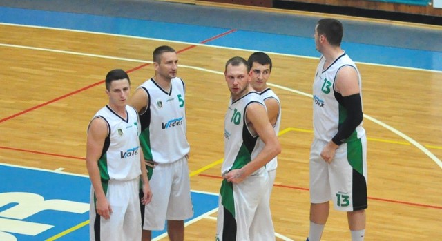 Koszykarze Stali Stalowa Wola pewnie ograli Rosę Sport Radom w czwartkowym meczu drugiej ligi.