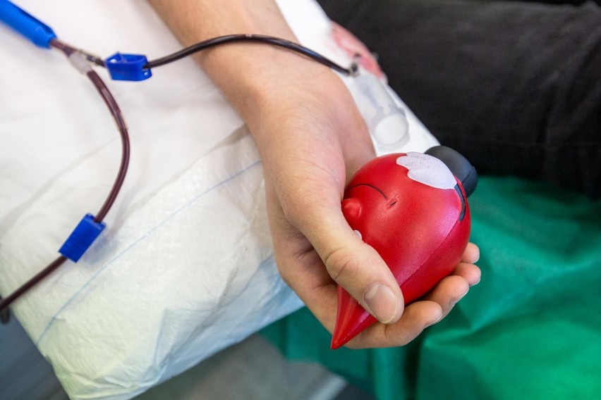 Na Śląsku potrzebna jest krew do walki o życie pacjentów. Z powodu koronawirusa zmalała liczba dawców