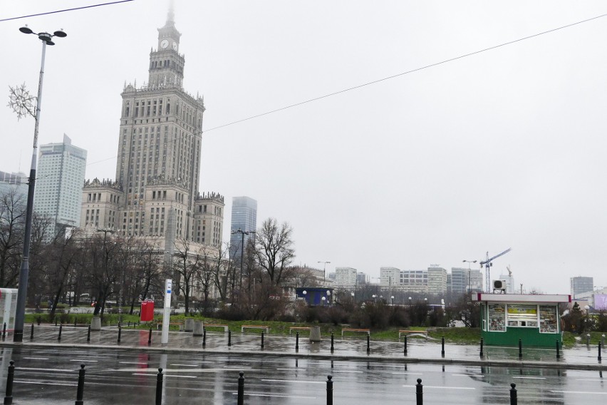 Pusta Warszawa na święta [ZDJĘCIA] Ulice stolicy opustoszały w Boże Narodzenie. Dlaczego?