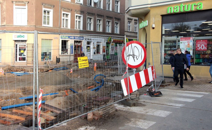 Zima zbliża się wielkimi krokami, a końca robót przy...