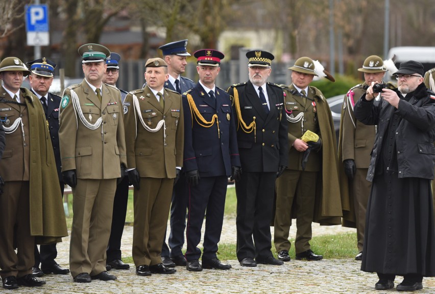 W. Bakun podczas 82. rocznicy Zbrodni Katyńskiej: Związane z tyłu ręce i strzał w tył głowy, to bestialstwo ma miejsce także teraz [ZDJĘCIA]