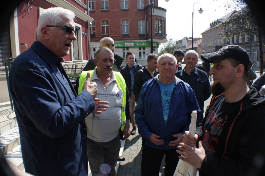 Protest pracowników Dozametu w Nowej Soli.