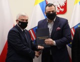 Marszałek Bętkowski żąda przeprosin, prezydent Kronig ostro odpowiada. Konflikt trwa