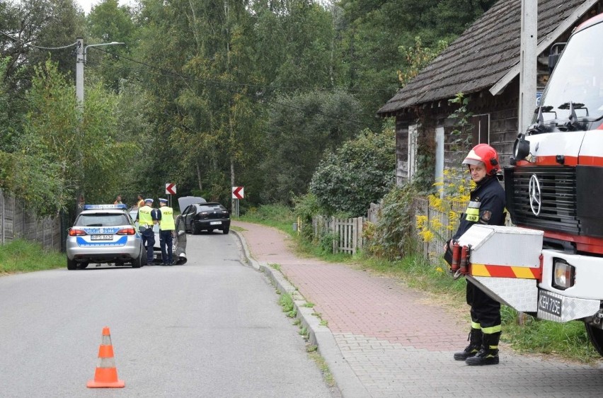 Zderzenie dwóch aut w Maciejówce koło Kielc. Jedna osoba w szpitalu [ZDJĘCIA]