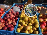 Ceny owoców i warzyw na targu w Stalowej Woli w piątek ósmego marca. W jakich były cenach? Pojawiły się ozdoby wielkanocne