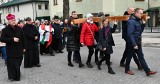 Wiele osób wzięło udział w najstarszej Drodze Krzyżowej ulicami Kielc na Karczówkę. Był też biskup Jan Piotrowski. Zobacz zdjęcia