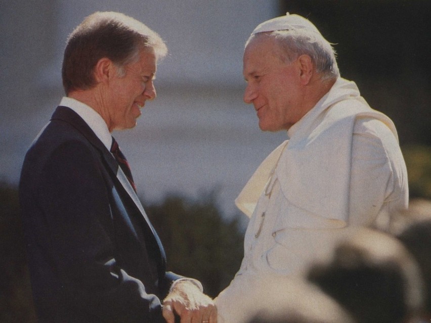 Jan Paweł II podczas pielgrzymki do Nowego Jorku, 1979 rok;...