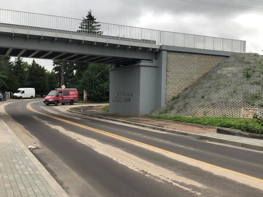 Zgierz. Nowo otwarty wiadukt ofiarą wandalizmu. Paskudne graffiti na nowym moście! 