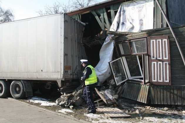 Zniszczony przez tir dom państwa Turlakiewiczów.