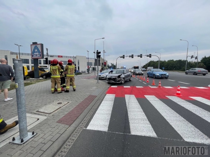 Wypadek na skrzyżowaniu Horoszkiewicza i Ozimskiej w Opolu. Jedna osoba trafiła do szpitala