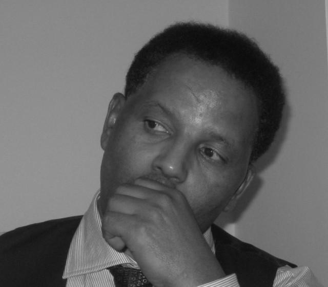 Girma Kifetew był z pochodzenia Etiopczykiem. Po ukończeniu studiów medycznych w Poznaniu został w Polsce i osiadł w Szprotawie.