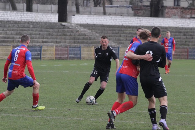 9.04.2022. Mecz III ligi: Górnik II Zabrze - Odra Wodzisław.   Zobacz kolejne zdjęcia. Przesuwaj zdjęcia w prawo - naciśnij strzałkę lub przycisk NASTĘPNE