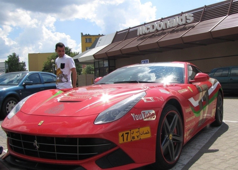 Gumball 3000 przejechał przez Podlaskie. Zobacz te samochody [FOTO]