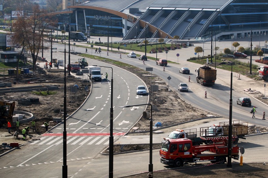 Więcej miejsca dla kierowców na remontowanym rondzie przy Gali. Niedługo auta wjadą na ul. Fabryczną (ZDJĘCIA)