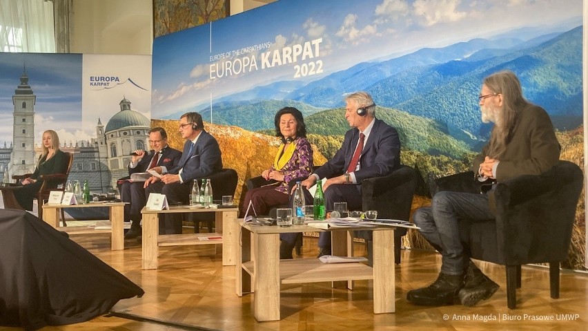 Dwudniowa konferencja Europa Karpat odbywa się na Zamku w...