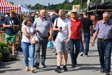 Dużo ludzi na giełdzie w Sandomierzu. Słoneczna pogoda zachęciła kupujących. Zobacz zdjęcia!